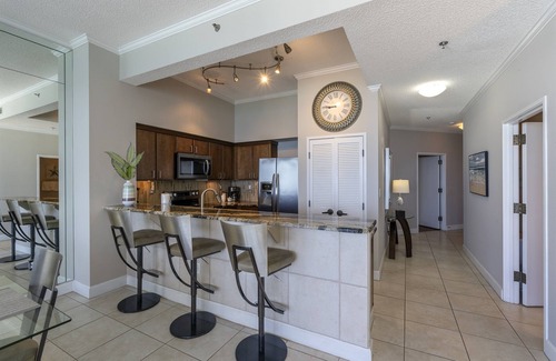 Four Mile Village Condominio | Posh Beachfront Penthouse With Spectacular Gulf Views Tops'l Tides 1507