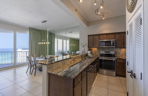 Four Mile Village Condominio | Posh Beachfront Penthouse With Spectacular Gulf Views Tops'l Tides 1507