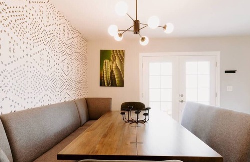 Arts District Casa | POSH, Beautiful 4BR Townhome - Walk to Old Town!