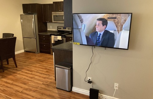 Farmington Apartamento | ❤️ Posh, cozy, bright suite ✔Netflix ✔Full Kitchen