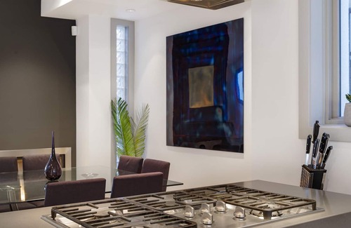 Hillhurst Casa | Posh Downtown House w/ Hot tub, Double Car Garage, Fresh Coffee and More!