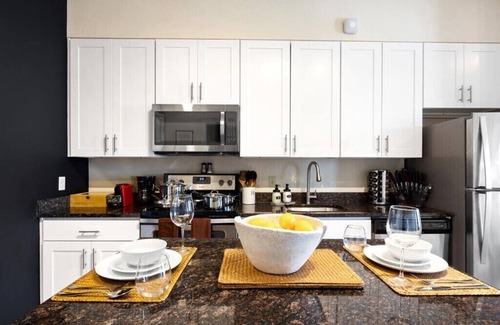 Old Town West Apartamento | ⚜Posh Executive Apt⚜Fast WiFi ⚜Free Parking