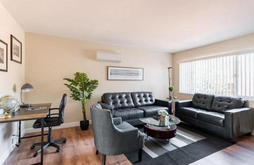 West San Jose Apartamento | Posh home near Santana Row for vacation/business
