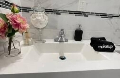 Plainfield Casa | Posh Living Cozy Haven 1