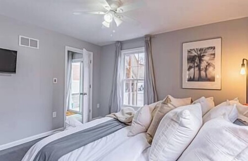 Plainfield Casa | Posh Living Cozy Haven 1