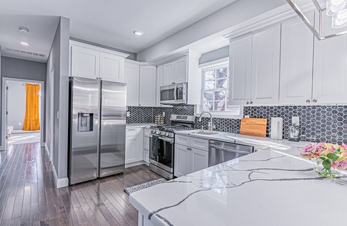 South Plainfield Casa | Posh Living Estate
