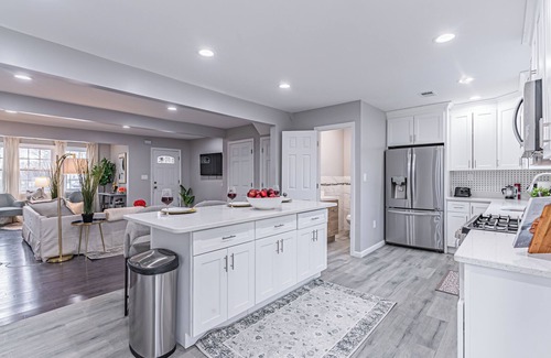 Plainfield Casa | Posh Living Spacious 4-bedroom Duplex in lovely Plainfield