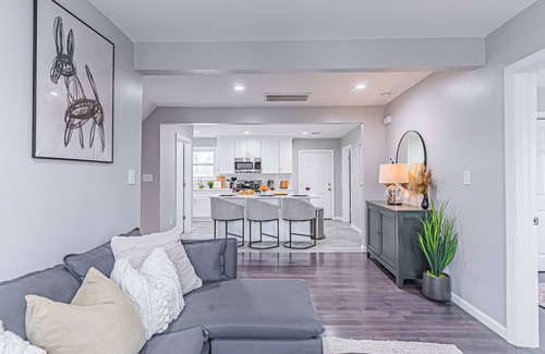 Scotch Plains Casa | Posh Living Spacious 4-bedroom Duplex Plainfield