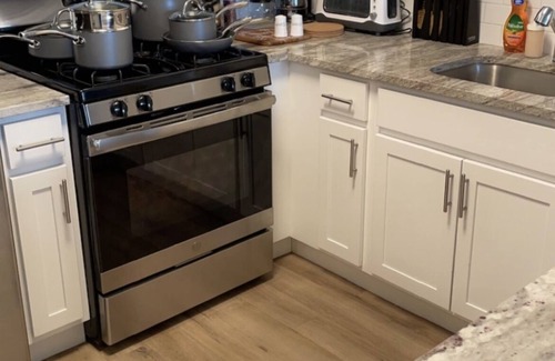 Carteret Casa | Posh Luxurious Getaway w/ Rental Car + Garaged parking