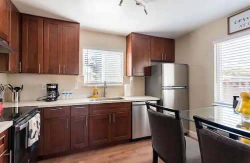 West San Jose Apartamento | Posh place near Santana Row for vacation/business