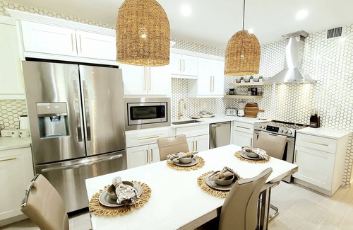 Jupiter Condominio | POSHPADZ Presents Coco Villa -2 Patios-Ground Floor-Walk to Jupiter Beach