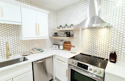 Jupiter Condominio | POSHPADZ Presents Coco Villa -2 Patios-Ground Floor-Walk to Jupiter Beach