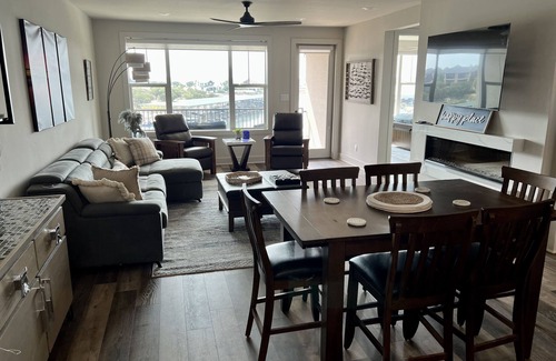 Graford Condominio | Possum Kingdom Lake Luxury, Upgraded Lakefront Condo w Breathtaking Water View