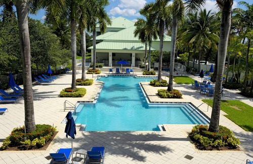 Doral Condominio | Post Op Recovery - King Studio with Kitchen ADA