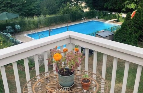 Groton Casa | Potager Farm Historic Private Townhouse Sleeps 4 with Pool.