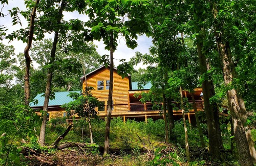 Green Spring Cabina | Potomac Cabin: Riverfront, 7 acres, sleeps 14, hot tub, Starlink