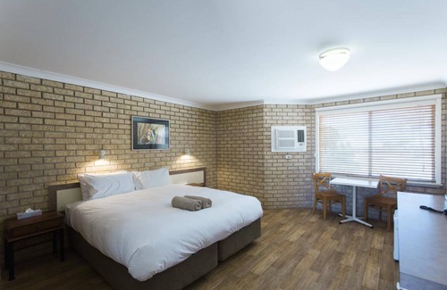 Exmouth Hotel | Potshot Hotel Resort