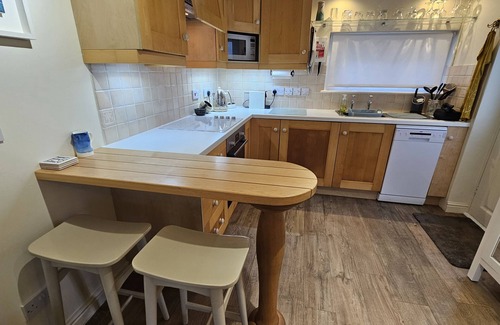 St. Mawes Cabaña | Potted Shrimp - an apartment that sleeps 2 guests in 1 bedroom