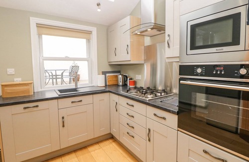 Fulwood Cabaña | POTTER’S COTTAGE, family friendly, with a garden in Sheffield