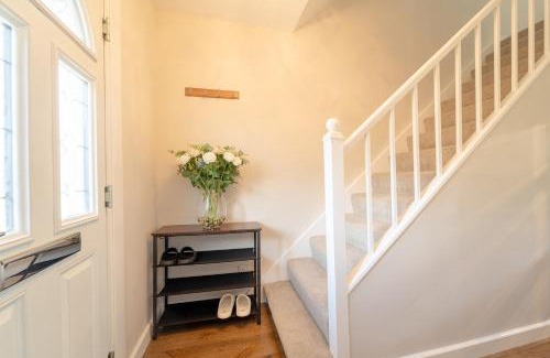 Ainley Top Casa | Pottery Place, Central Huddersfield, sleeps 7