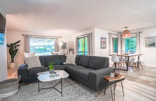 Poulsbo Casa | Poulsbo Scandinavian Retreat 2 blocks to DT
