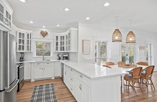 Village of Sugar Beach Casa | Pour Some Sugar On Me ~ 5Br/4Ba ~ Sleeps 12 ~ Golf Cart ~ Perfect for family!