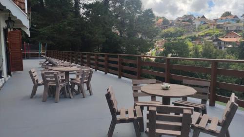 Jardim Andira Hotel | Pousada Château dos Fontes