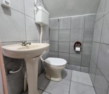 Ubatuba Apartamento | Pousada Happy - 300m da Praia do Itaguaçú