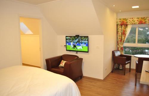Vila Everest Hotel | Pousada Itália Moderna
