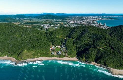 Praia da Armacao do Itapocoroi Hotel | Pousada Praia Vermelha