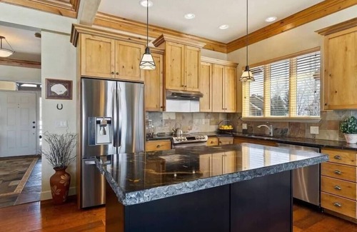 Eden Casa | Powder Mountain Wolf Den TR11 | Pool | Allows Dogs