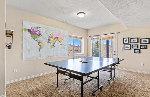 Park City Casa | Powder Reflections by KABINO 1.5 miles to Deer Valley Gondola Ping Pong Theater Room WiFi Jordanelle