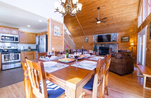 Burnsville Cabina | Power & Water! WiFi Soon! Mtn Views, Majestic Sunsets+Starry Skies by the Fire.