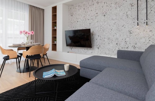 Siedlce Apartamento | Powstańców Warszawskich 23B | Prestige, Wifi, Pet-friendly, A/C, 1 Bedroom, Balcony, Parking, Gdansk