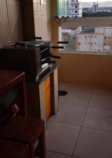 Maracana Apartamento | Prédio com piscina na cobertura frente ao mar, apartamento para até 6 pessoas e 3 crianças até 8 anos, churrasqueira na sacada, Wi-Fi grátis, NÃO oferecemos roupas de cama e banho, 1 vaga de garagem, na Praia Grande-Vila Mirim