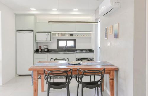 Goioxim Apartamento | Prédio fantástico apenas 300m da praia