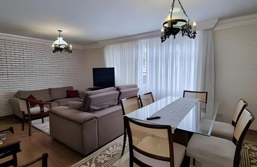 Alto da Gloria Apartamento | Prédio próximo ao estádio Couto Pereira