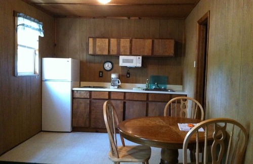 Gasburg Cabina | Pr Lake Gaston Lodge - Alquiler de lago asequible