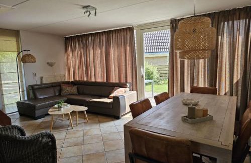 Julianadorp Casa | Prachtig vakantiehuis met afgesloten tuin - 950M van strand Julianadorp