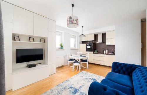 Praga Polnoc Apartamento | Praga Tower Blue Apartment by Bookinghost