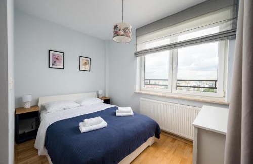 Praga Polnoc Apartamento | Praga Tower Blue Apartment by Bookinghost
