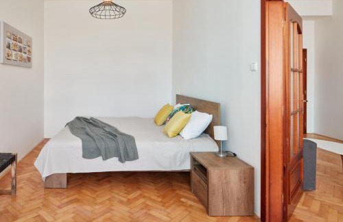 Karlin Apartamento | Prague Days - Spacious 3BDR Apartment - Trendy Neighbourhood