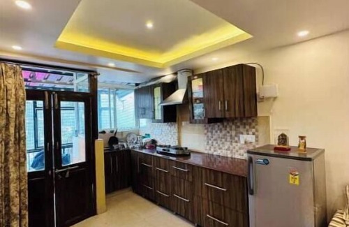Delhi Cantonment Apartamento | Prahar Mussoorie by Prahar Homes