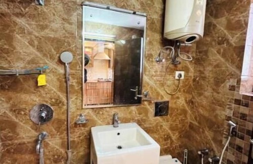 Delhi Cantonment Apartamento | Prahar Mussoorie by Prahar Homes
