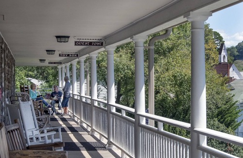 Bryson City Apartamento | Prairie Edge Suite at the Calhoun House Inn & Suites