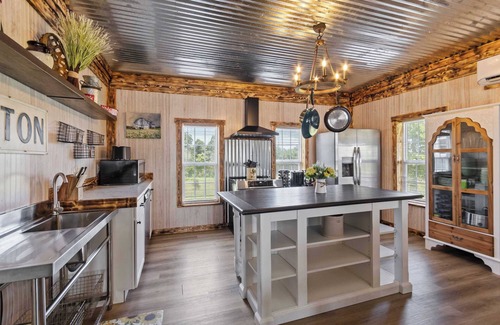 Valley Head Casa | Prairie House on the Americana Farm