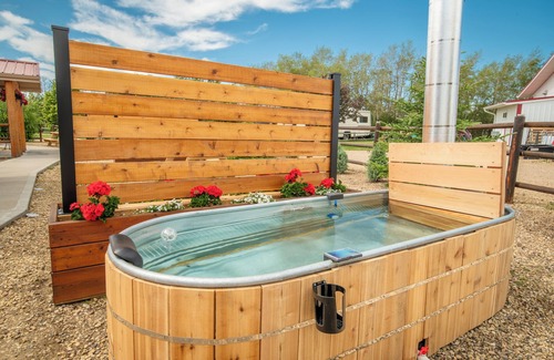 Stettler Cabina | Prairie Junction Cabins Stettler