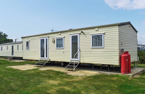 Clacton-on-Sea Cabaña | Praise Machine Caravan Experience