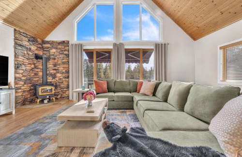 Glencoe Casa | Prasad Retreat - Sunny Home with Deck & Air Hockey home