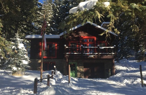 Gallatin Gateway Cabina | Pre-Season Discount on Winter Wonderland Cabin
